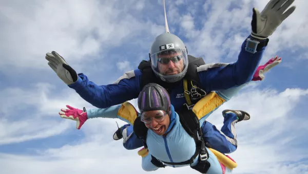 A War Child supporter completing a tandem skydive