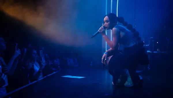 Griff performing at Day of the Girl 2021.