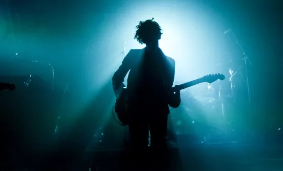 The 1975's Matty playing at War Child's BRITs Week together with O2.