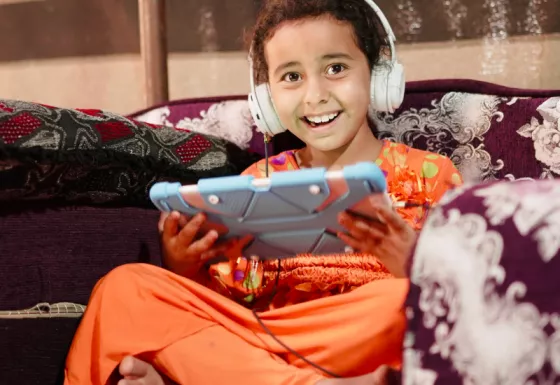 Can't Wait to Learn games being introduced to out-of-school Syrian refugees in informal tented settlements.