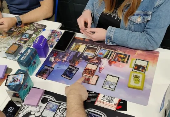 People playing Magic the Gathering